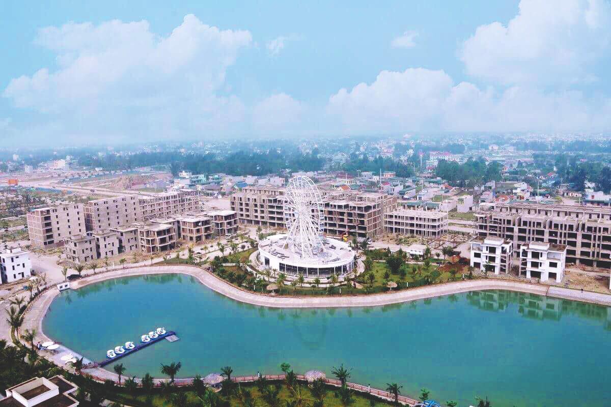 FLC Faros lắp đặt Vòng quay ánh sáng với tiến độ “thần tốc”